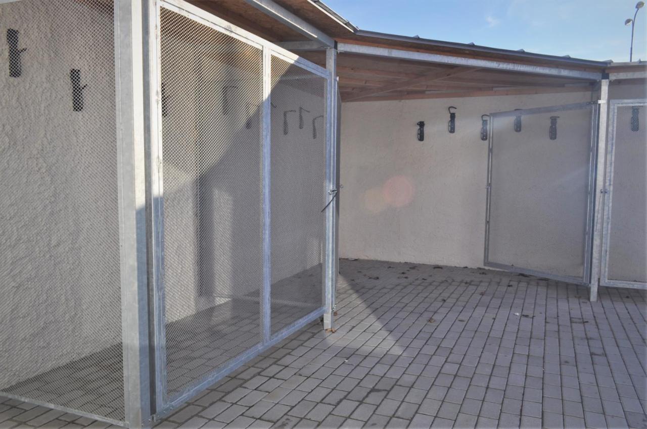 Ubytovna A Cykloubytovna Koupaliste Kadaň Exterior foto